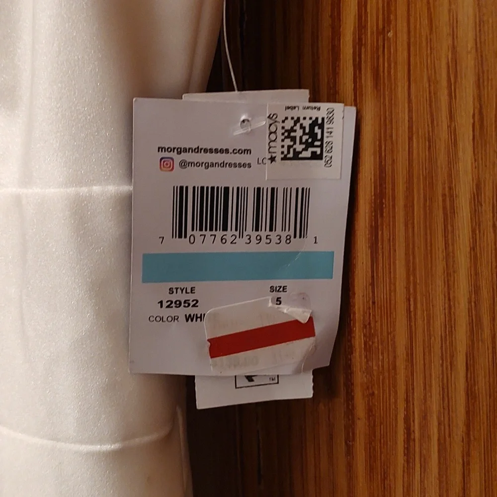 Morgan & Co. White Gown Size S - Picture 3 of 8